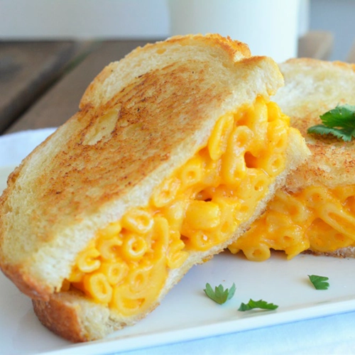 Mac and Cheese Grilled Cheese